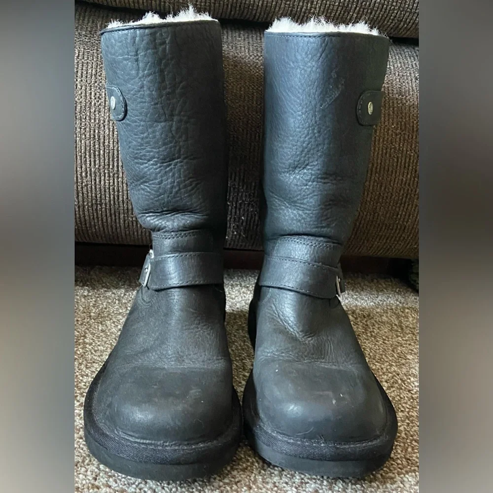 UGG Women’s Black Biker Boots Kensington 5678 Leather Shearling Size EU36/ US 5